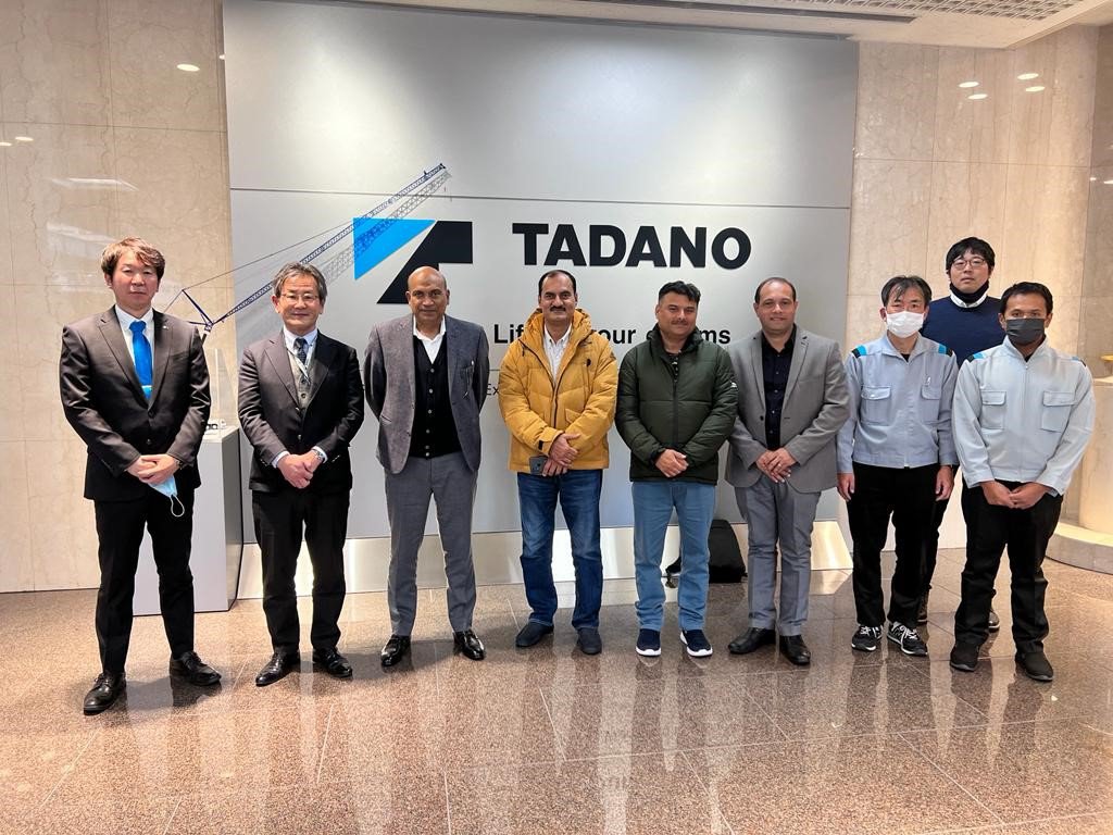 Descon Engineering Tour of Two Plants Builds Understanding, Enhances Relationship with Tadano