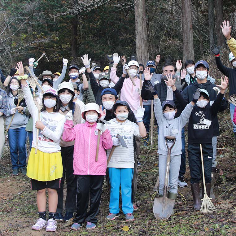 Tadano employees lift the future with collaborative forestation activities