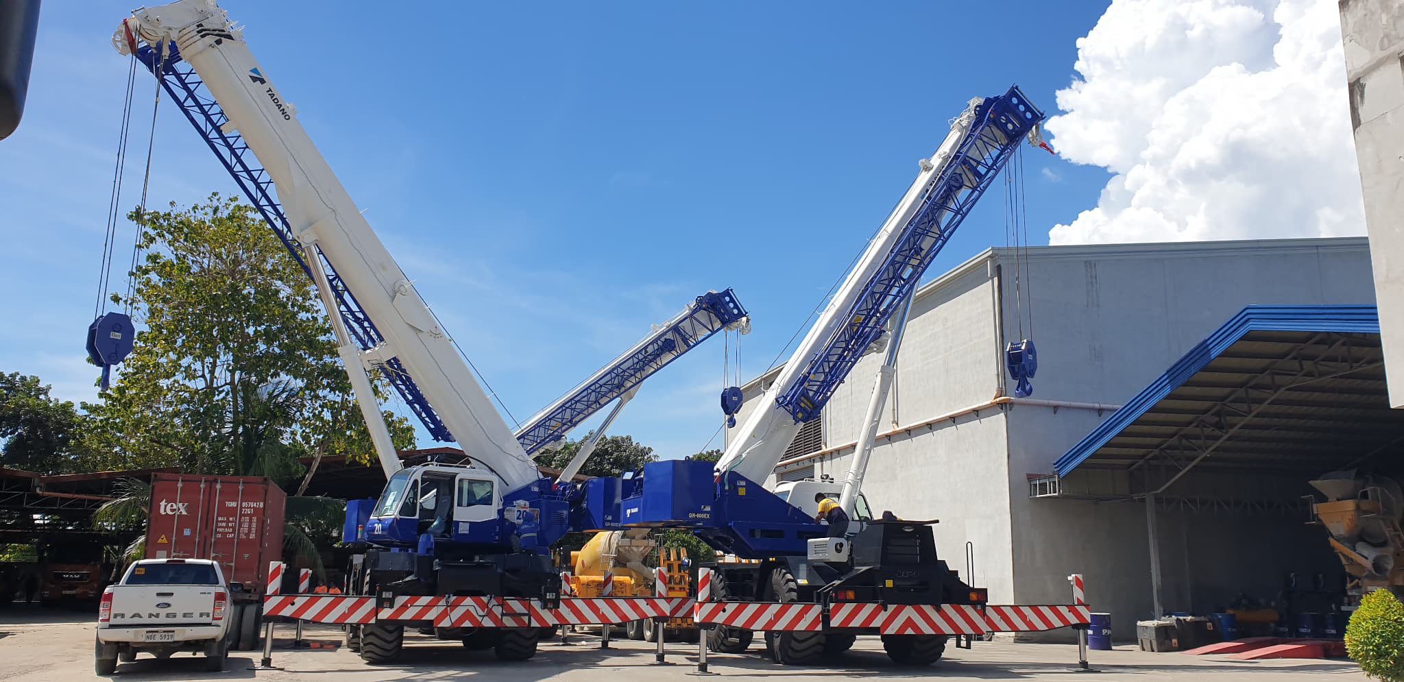 Three GR-800EX-3 cranes