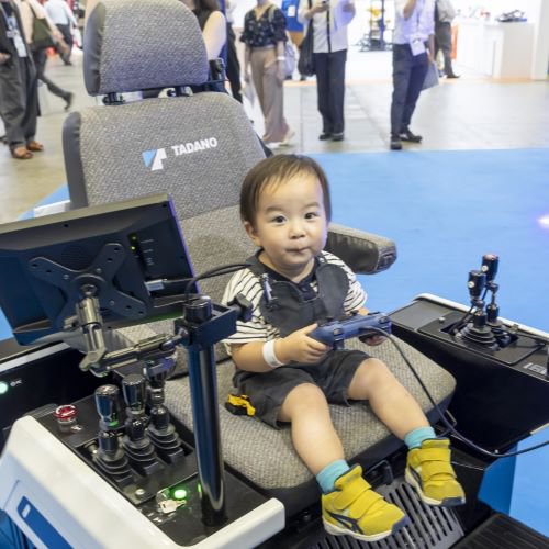 Tadano showcases and demonstrates products across lines at 2025 CSPI-EXPO