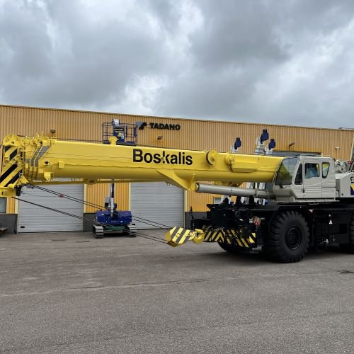 Boskalis receives Tadano GR-1000EX-4 rough terrain crane
