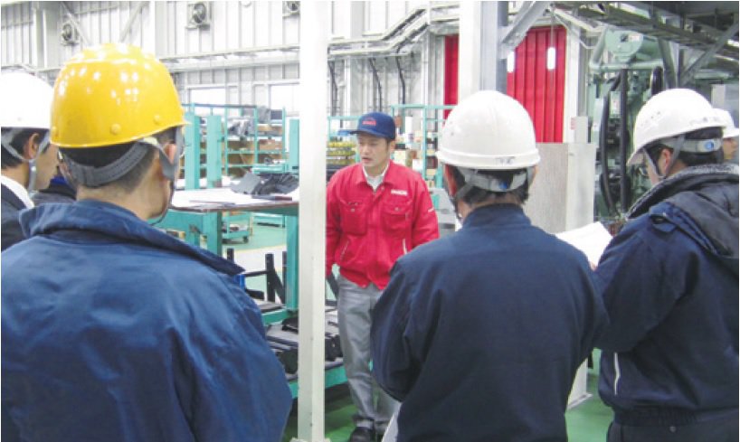 Plant tours by members of the Tadano Kyoei Society