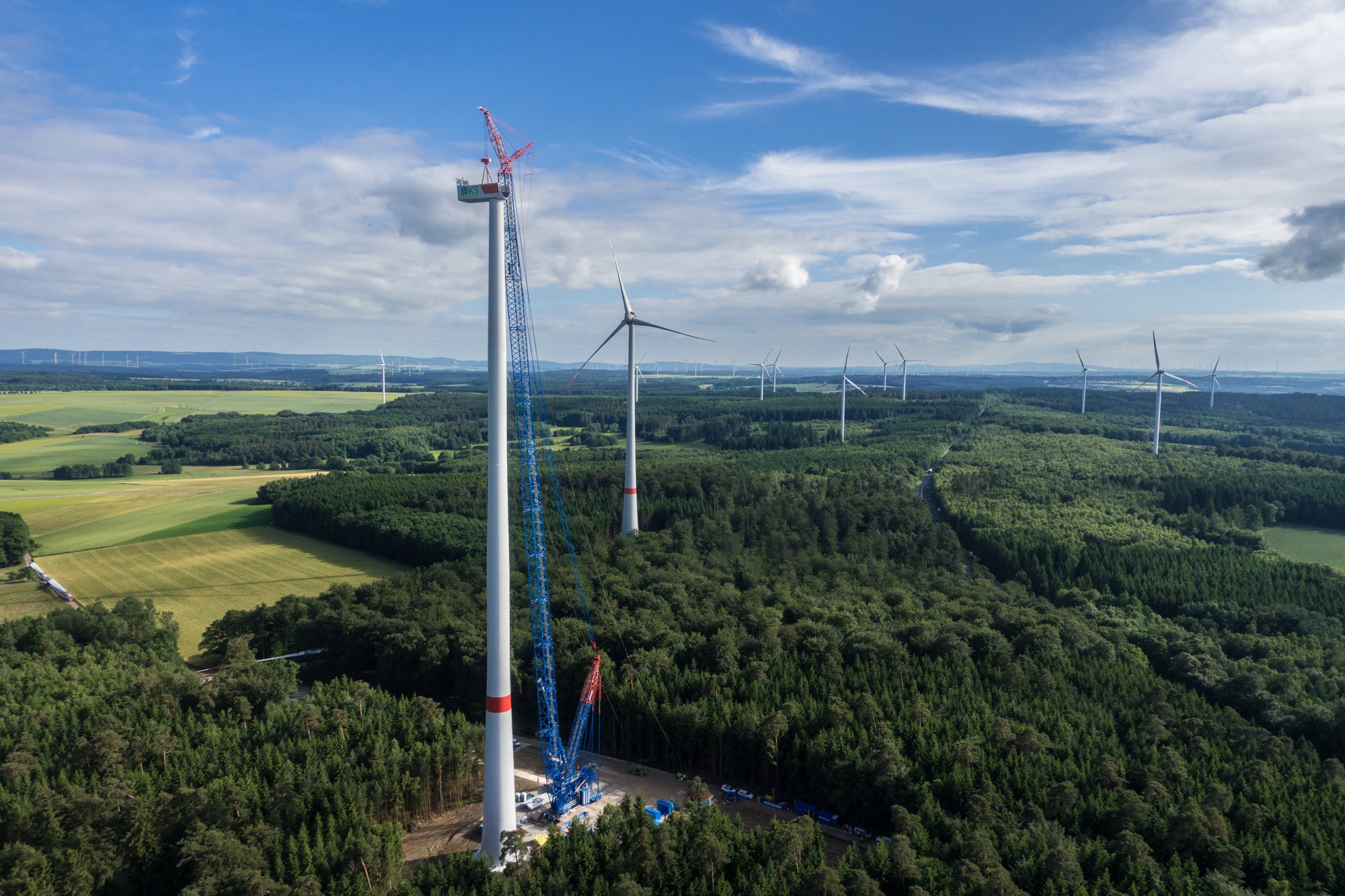 Assembling wind power generation equipment